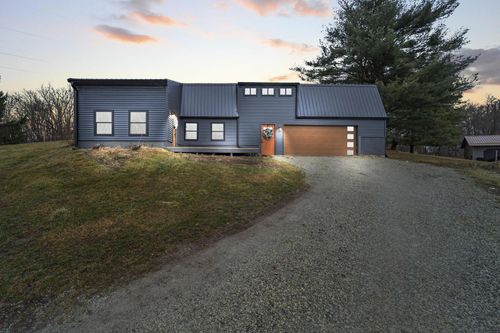 3805 Botson Ln, Cambridge, OH, 43725-9600 | Card Image