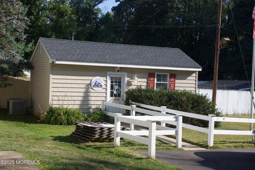 150 Magnolia Ln, Middletown, NJ, 07748-1859 | Card Image