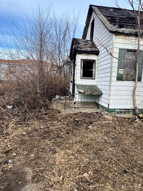1139 Taney St, Gary, IN, 46404-2031 | Card Image