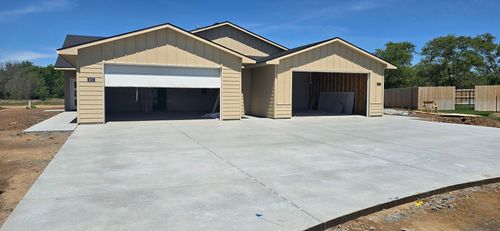 385 Trails Head, Goddard, KS, 67052 | Card Image