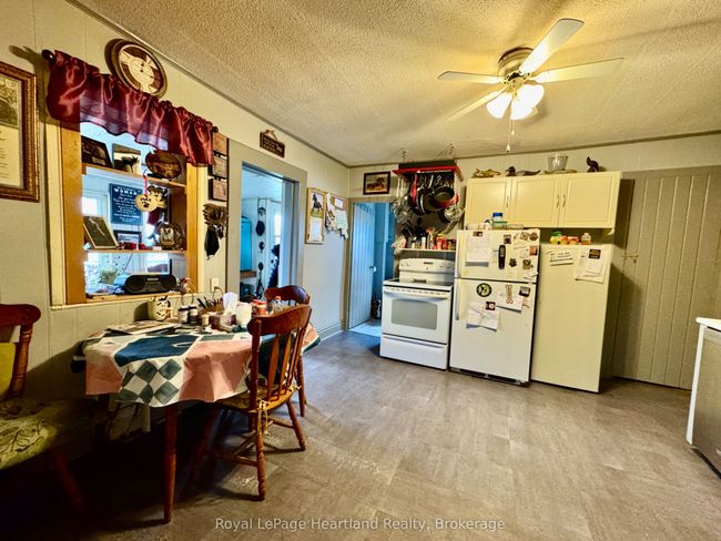 663 Josephine St, House other with 2 bedrooms, 1 bathrooms and 2 parking in Huron ON | Image 13