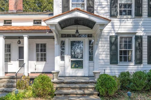 549 Croton Lake Rd, Mount Kisco, NY, 10549-4227 | Card Image