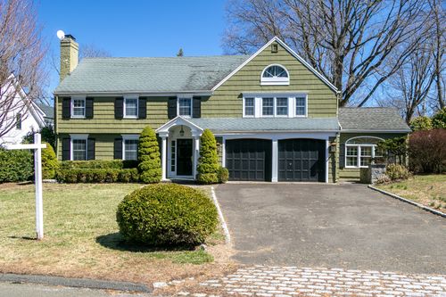 131 Sasco Hill Rd, Fairfield, CT, 06824-5646 | Card Image