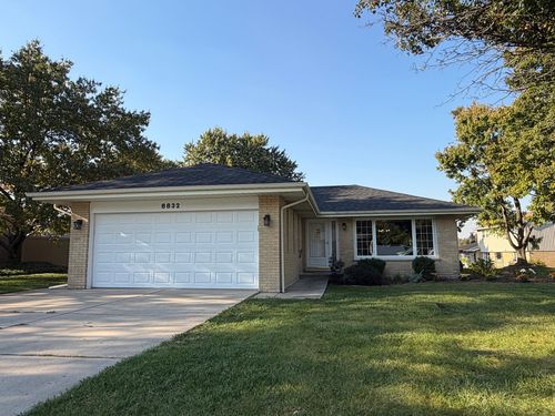8832 Briarwood Ln, Orland Park, IL, 60462-1462 | Card Image