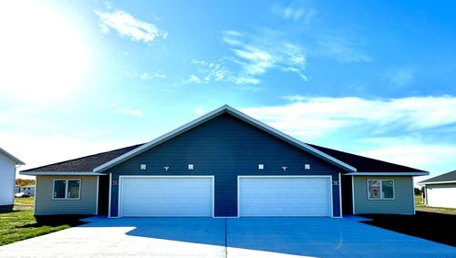 518 Garfield St Se, Warroad, MN, 56763-2644 | Card Image