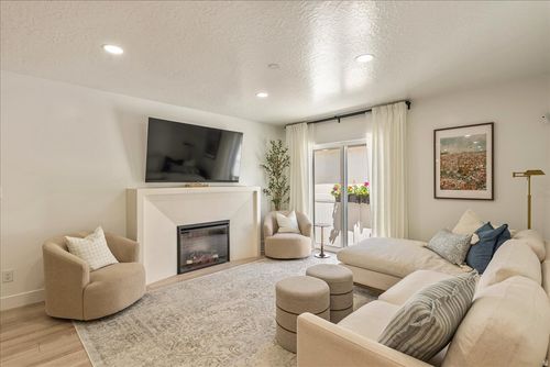 3916 S Sage Wood Ave, Mapleton, UT, 84664-4940 | Card Image