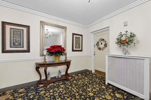 f-1-24 Hamilton Pl, Hempstead, NY, 11550-6212 | Card Image