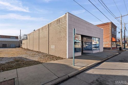 2517 College Ave, Alton, IL, 62002-4704 | Card Image