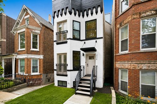 2334 N Oakley Ave, CHICAGO, IL, 60647-3262 | Card Image