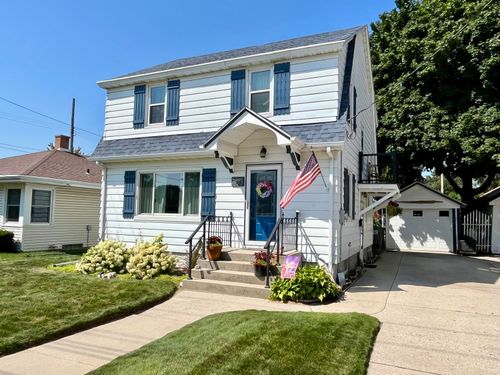 1822 29th St, Two Rivers, WI, 54241-2012 | Card Image