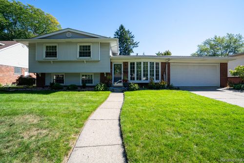 1881 Evergreen St, Trenton, MI, 48183-1874 | Card Image