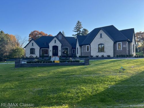 2866 Pine Bluffs Ct, Highland, MI, 48357-4256 | Card Image