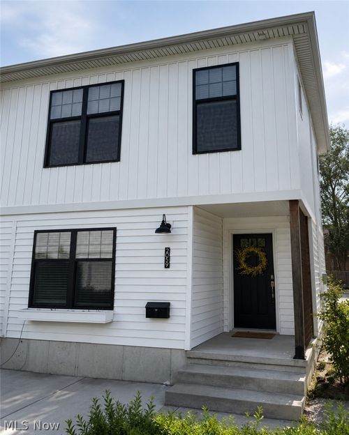 2059 W 34th Pl, Cleveland, OH, 44113-3911 | Card Image