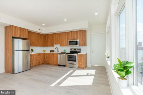 1b401-833 Wharton St, PHILADELPHIA, PA, 19147-5082 | Card Image