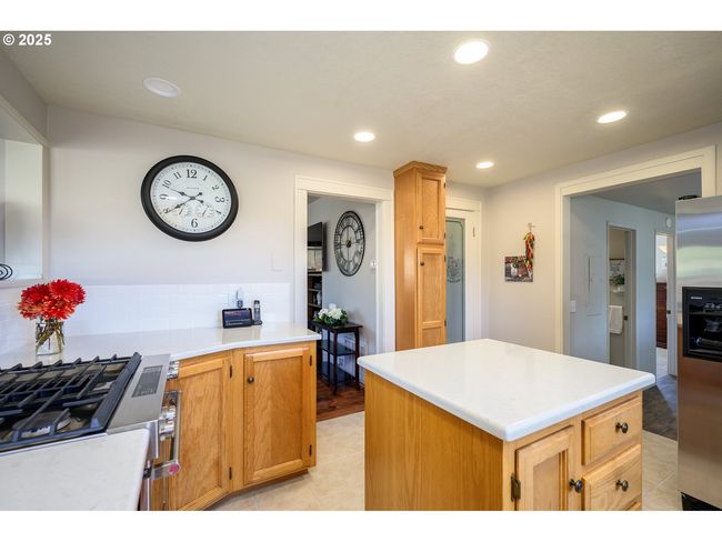 11795 Ne Finn Hill Loop, House other with 3 bedrooms, 2 bathrooms and 3 parking in Carlton OR | Image 32