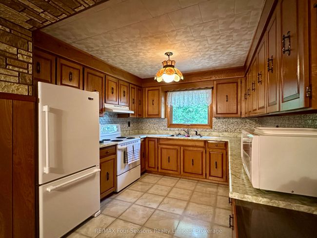 5601 County Rd 9, House other with 3 bedrooms, 1 bathrooms and 6 parking in New Lowell ON | Image 19