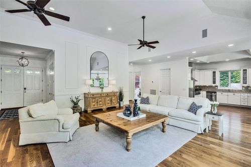 9 Sea Farm Ct, Bridgehampton, NY, 11932-4076 | Card Image