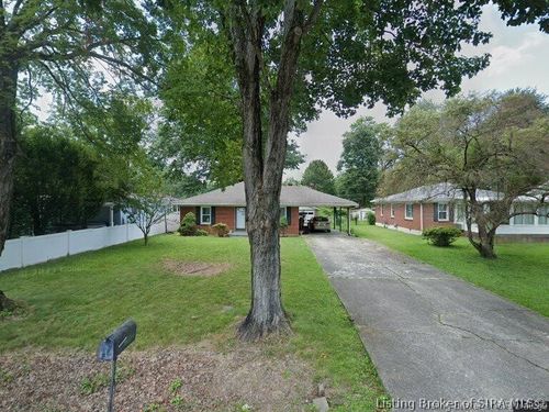 231 Forest Dr, Jeffersonville, IN, 47130-6805 | Card Image
