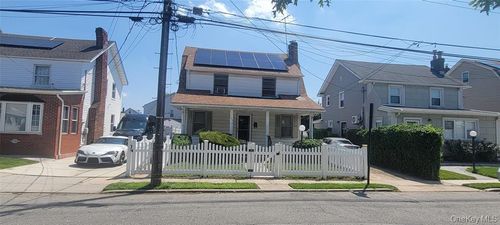 105-15 220th St, Queens Village, NY, 11429-2146 | Card Image