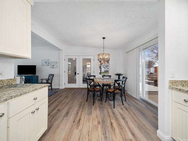 8006 E Cherokee Rd, House other with 3 bedrooms, 2 bathrooms and null parking in Syracuse IN | Image 6