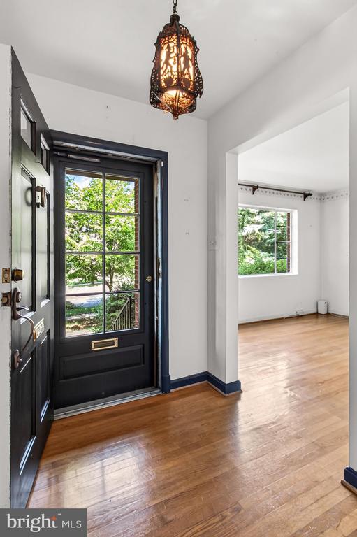 Residential in FALLS CHURCH 4