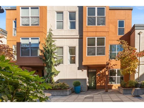 103-6273 Ne Carillion Dr, Hillsboro, OR, 97124-8093 | Card Image