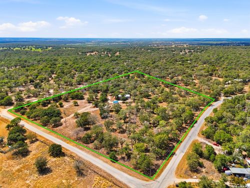 100 Sandy Oak Ln, Stockdale, TX, 78160-6842 | Card Image