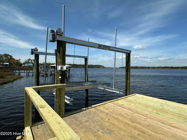 New 7, 000 LB Boat Lift & Extended Pier | Image 20