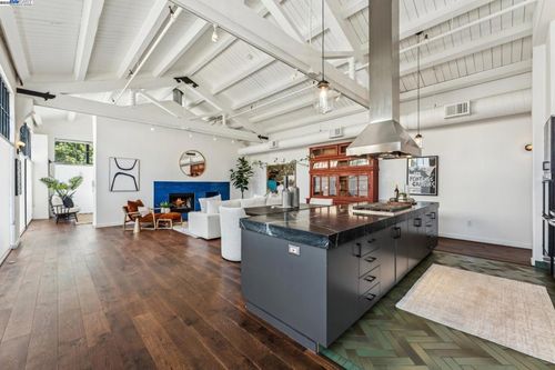 301-311 4th St, Oakland, CA, 94607-4105 | Card Image