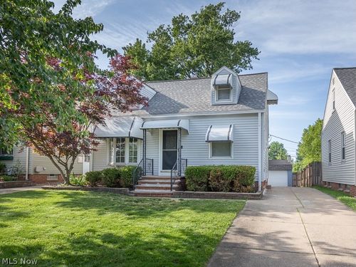 8324 Chesterfield Ave, Parma, OH, 44129-1814 | Card Image