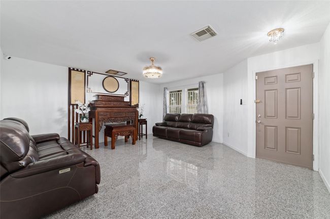 7930 Raven Creek Ln, House other with 3 bedrooms, 3 bathrooms and 2 parking in Cypress TX | Image 7