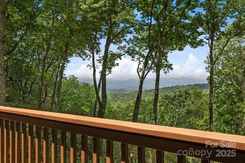 110 Thrashing Rock Dr, Hendersonville, NC, 28739-9388 | Card Image