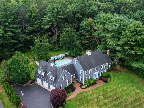 45 R F Higgins Dr, Norwell, MA, 02061-1122 | Card Image