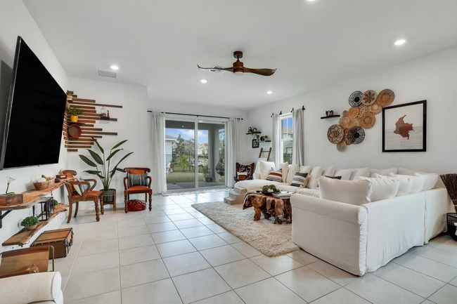 1333 Haywagon Trl, Condo with 3 bedrooms, 2 bathrooms and null parking in Loxahatchee FL | Image 7