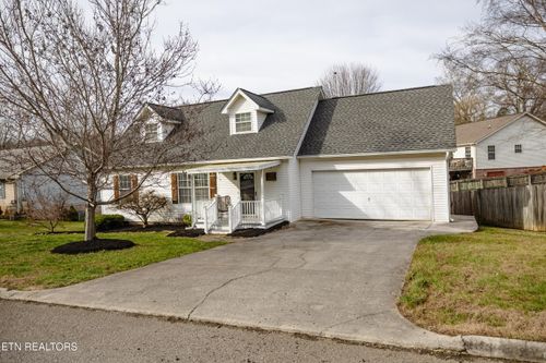 4533 Bucknell Dr, Knoxville, TN, 37938-3138 | Card Image