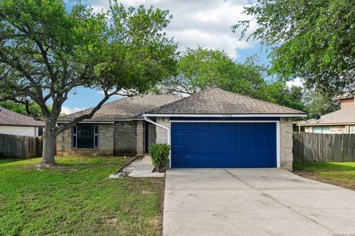 7604 Forest Moon, Live Oak, TX, 78233-7203 | Card Image