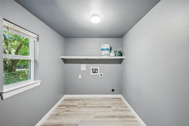 906 S Willow St, House other with 3 bedrooms, 2 bathrooms and null parking in Sherman TX | Image 31