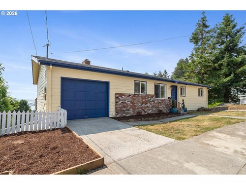 416 Chinook Ave, Astoria, OR, 97103-5710 | Card Image