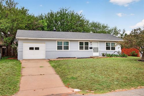 1206 Colorado Ave, Elk City, OK, 73644-2813 | Card Image