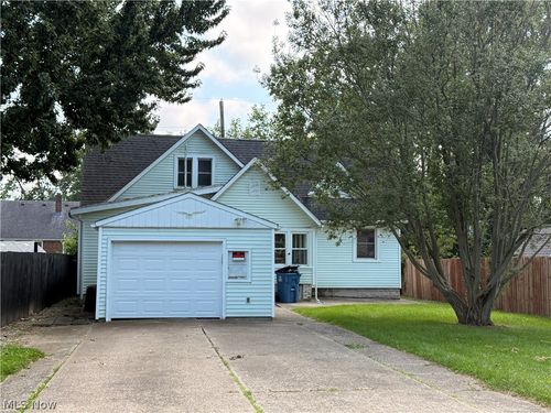 1868 E 34th St, Lorain, OH, 44055-1815 | Card Image