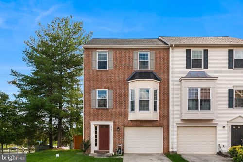 573 Tuliptree Sq Ne, LEESBURG, VA, 20176-4017 | Card Image
