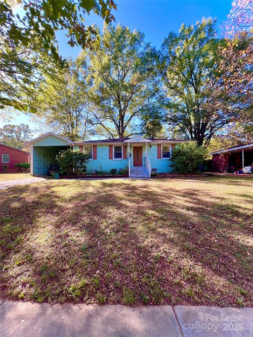 2716 Purser Dr, Charlotte, NC, 28215-3002 | Card Image