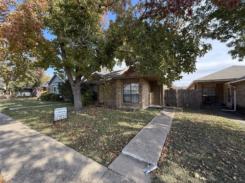 1120 Old Barn Ln, Mesquite, TX, 75149-6875 | Card Image