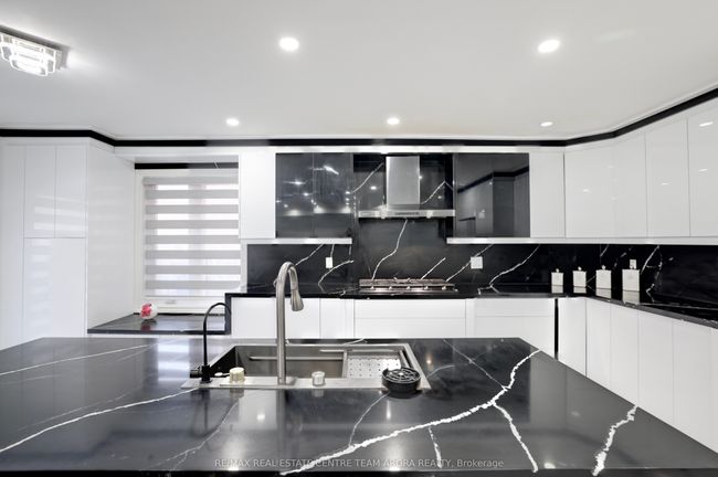 247 Cresthaven Rd, House other with 7 bedrooms, 7 bathrooms and 4 parking in Brampton ON | Image 20