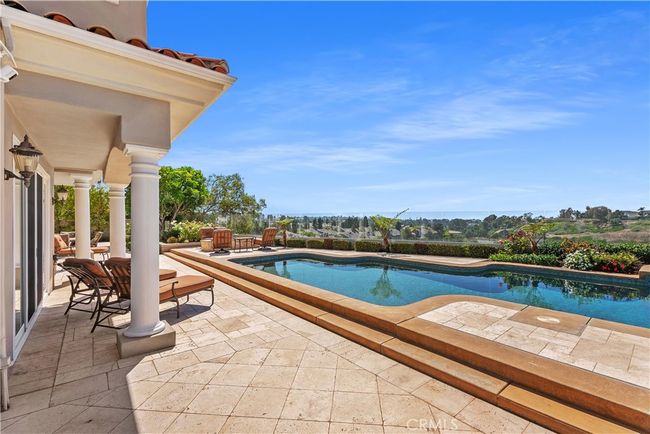 49 Poppy Hills Rd, House other with 6 bedrooms, 7 bathrooms and 3 parking in Laguna Niguel CA | Image 4