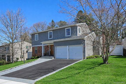 70 Marsulin Dr, Syosset, NY, 11791-3822 | Card Image