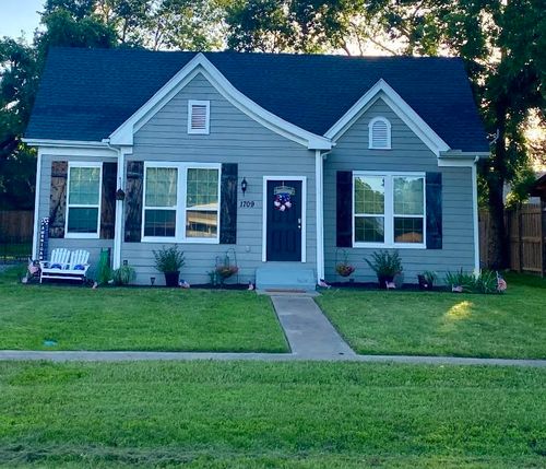 1709 Franklin Ave, Bonham, TX, 75418-2927 | Card Image