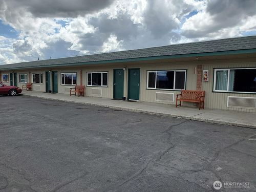 12525 W Sunset Hwy, Airway Heights, WA, 99001-9457 | Card Image