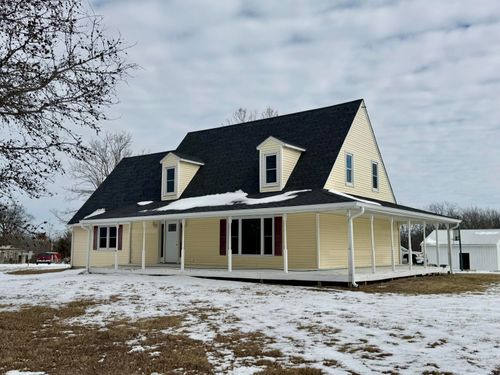 18350 N Highway 124, Centralia, MO, 65240-3801 | Card Image