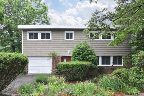 27 Temple Rd, Dobbs Ferry, NY, 10522-1311 | Card Image